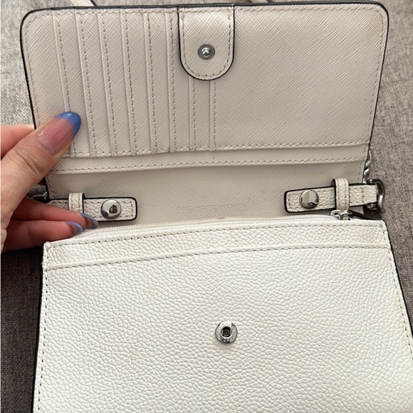 Michael Kors mini crossbody with chain - Picture 2 of 2